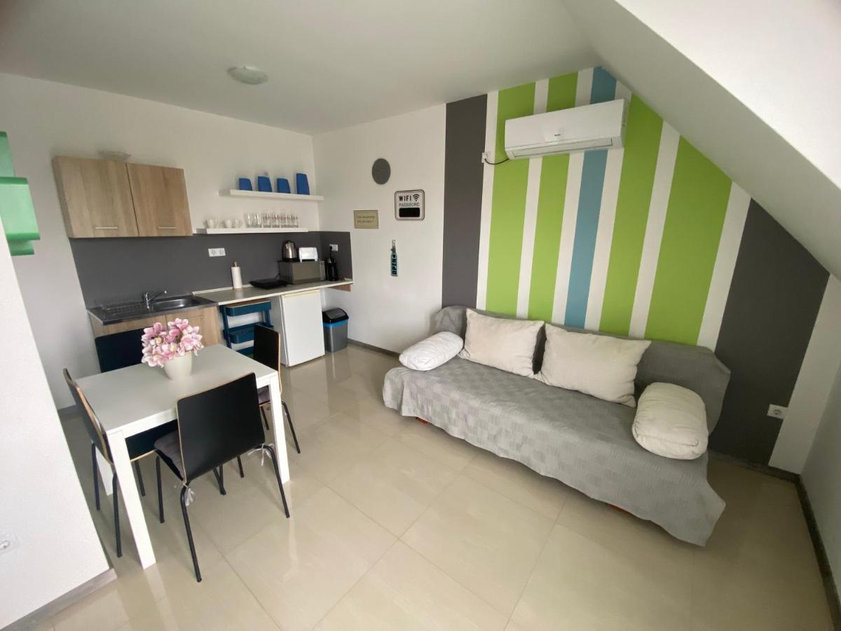 ハイデゥソボスローLexi Family Apartmanアパートメント エクステリア 写真