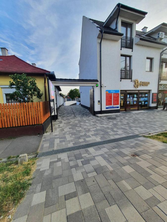 ハイデゥソボスローLexi Family Apartmanアパートメント エクステリア 写真